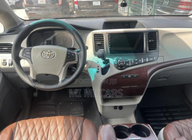 Foreign used 2013 Toyota Sienna XLE