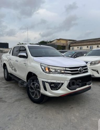 Foreign used Toyota Hilux SR5 2018