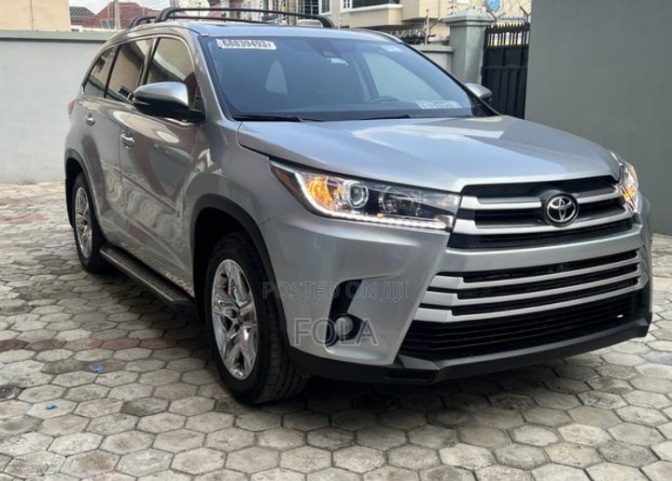 Foreign used Toyota Highlander 2017 Silver