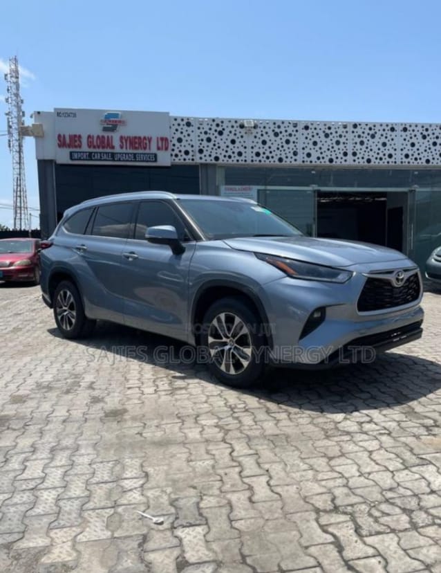 Foreign used Toyota Highlander XLE 2021