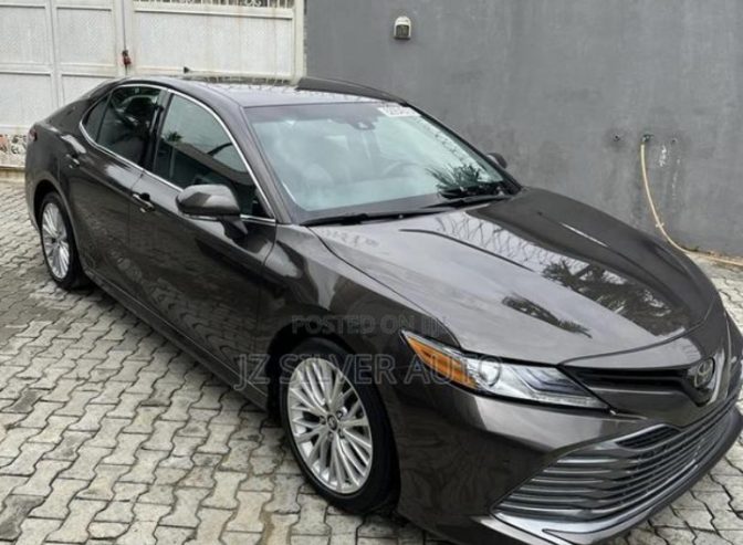 Foreign used Toyota Camry XLE 2018 FWD