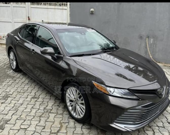 Foreign used Toyota Camry XLE 2018 FWD