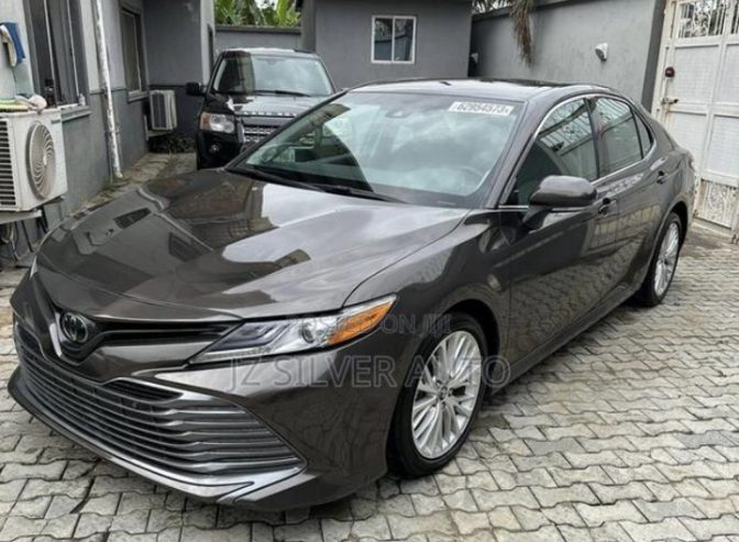 Foreign used Toyota Camry XLE 2018 FWD