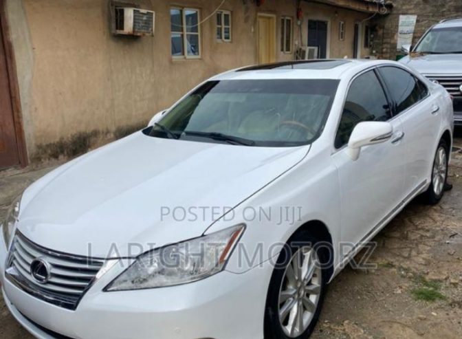 Foreign used Lexus ES350, 2012