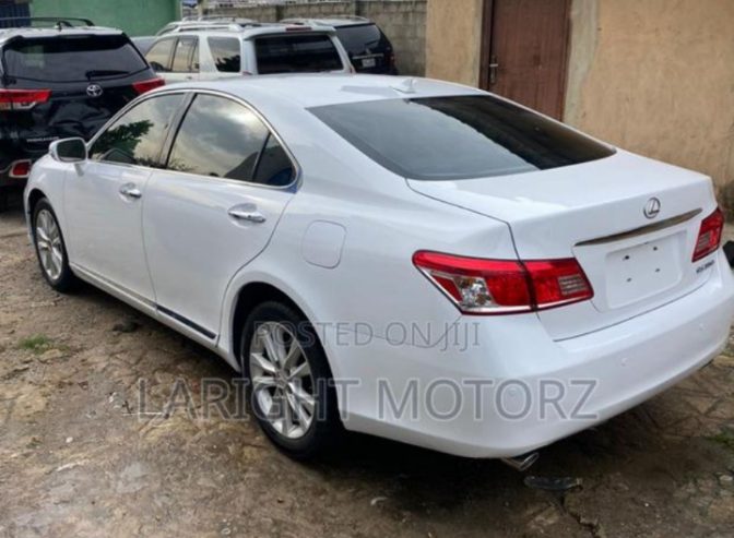 Foreign used Lexus ES350, 2012