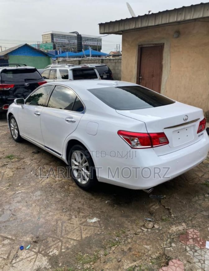 Foreign used Lexus ES350, 2012