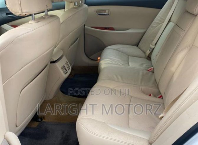 Foreign used Lexus ES350, 2012