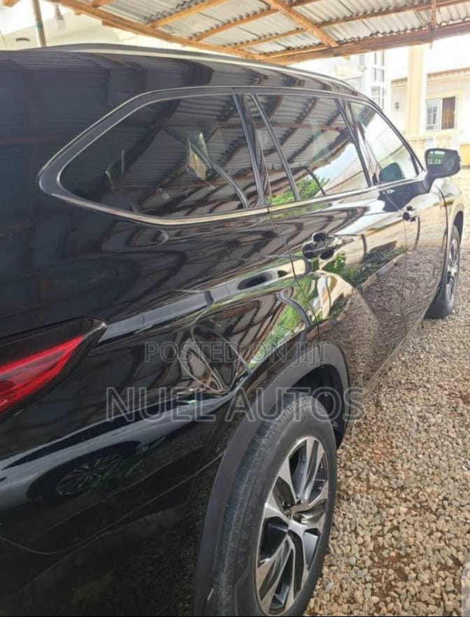 Foreign used Toyota Highlander 2021
