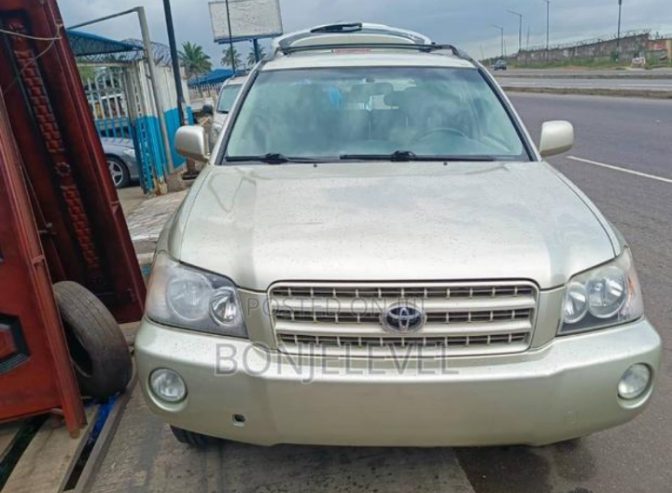 Foreign used 2004 Toyota Highlander, V6 FWD