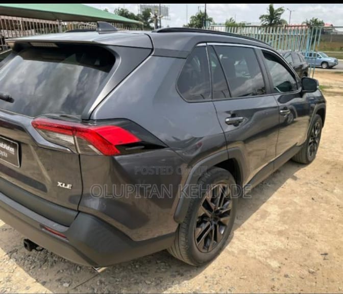 Foreign used 2020 Toyota RAV4 XLE