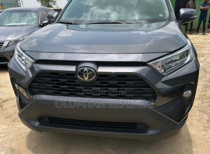 Foreign used 2020 Toyota RAV4 XLE