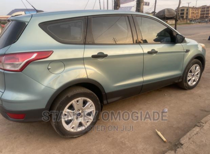 Foreign used Ford escape 2013