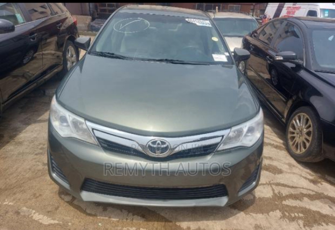 Foreign used 2012 Toyota Camry, Green