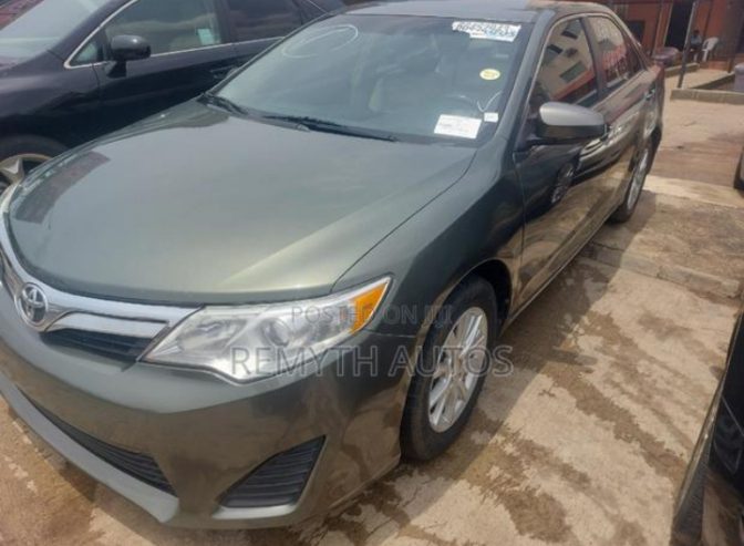 Foreign used 2012 Toyota Camry, Green