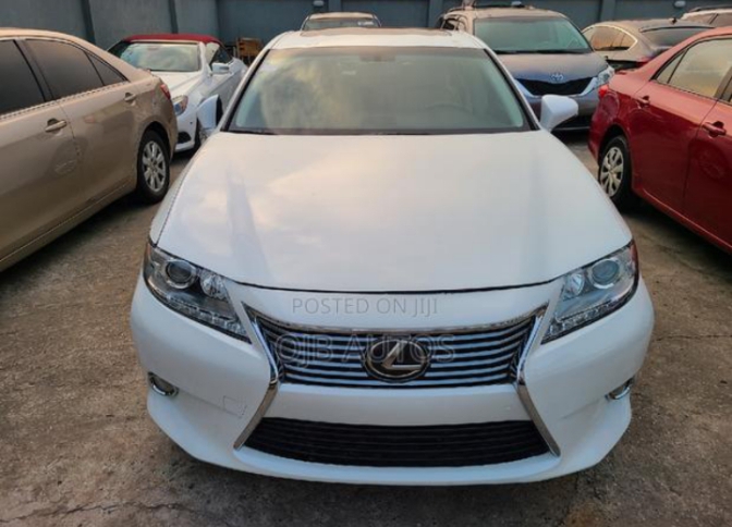 Foreign used 2013 Lexus ES350, FWD