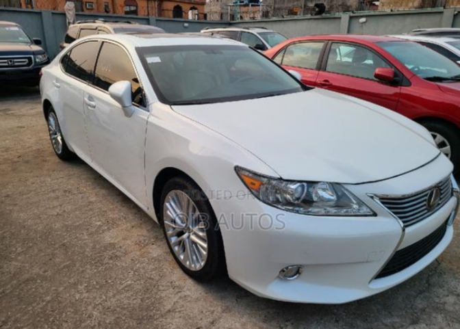 Foreign used 2013 Lexus ES350, FWD