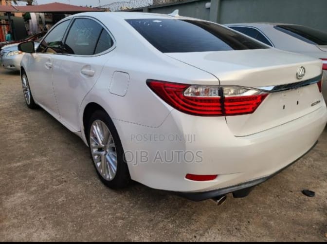 Foreign used 2013 Lexus ES350, FWD