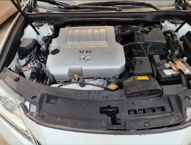 Foreign used 2013 Lexus ES350, FWD