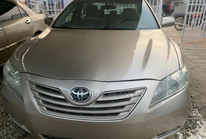 Foreign used 2009 Toyota Camry, Gold