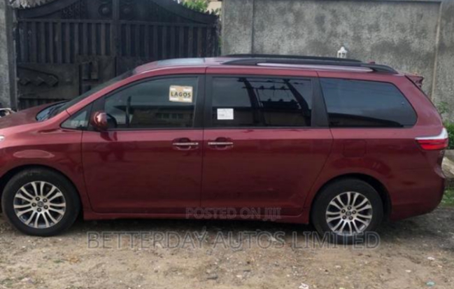 Foreign used 2018 Toyota Sienna, Red