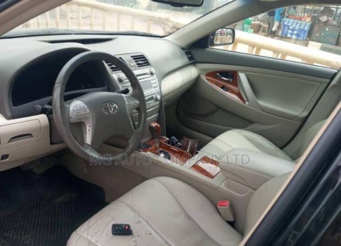 Foreign used 2910 Toyota Camry V6