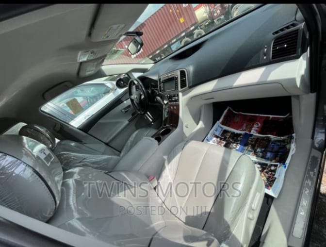 Foreign used 2011 Toyota Venza V6