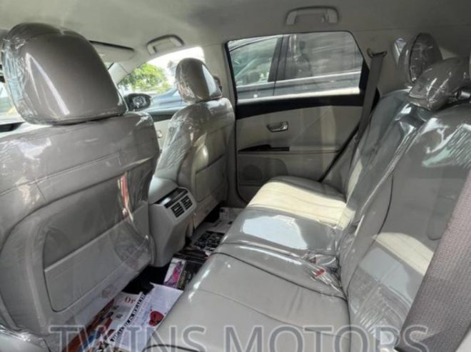 Foreign used 2011 Toyota Venza V6