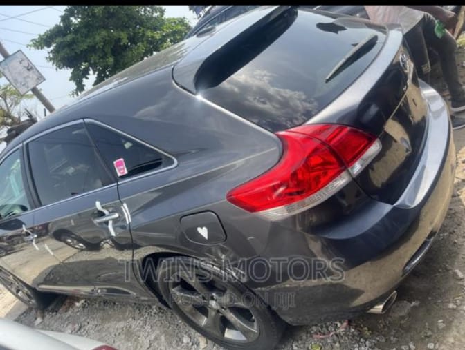 Foreign used 2011 Toyota Venza V6