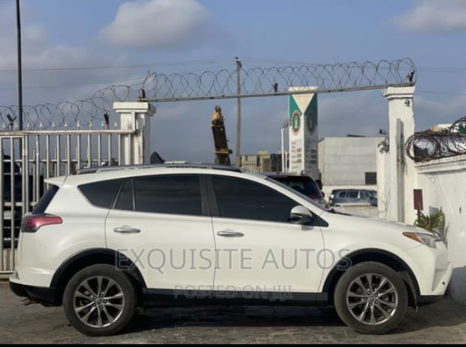 Foreign used Toyota RAV4 XLE, 2018