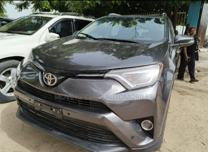 Foreign used Toyota RAV4 XLE 2018