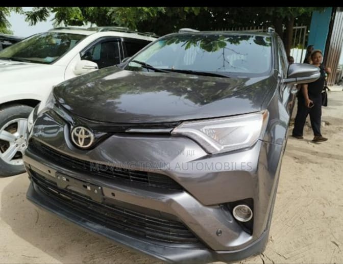 Foreign used Toyota RAV4 XLE 2018