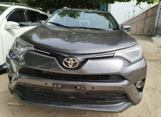 Foreign used Toyota RAV4 XLE 2018