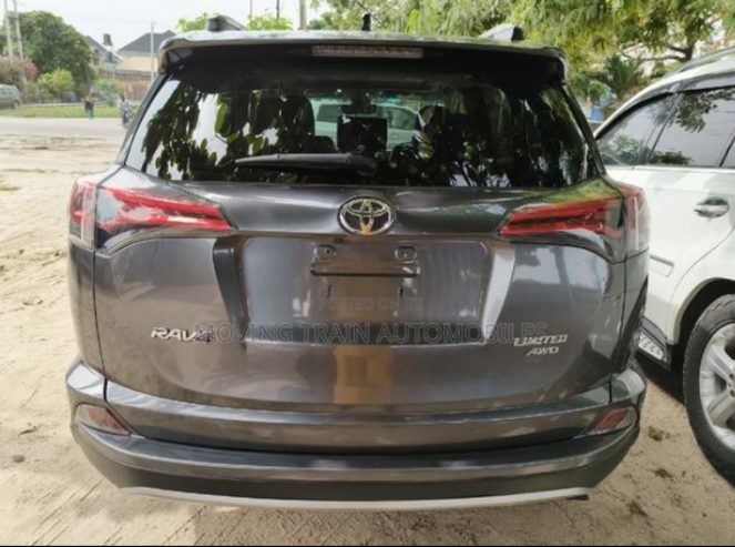 Foreign used Toyota RAV4 XLE 2018