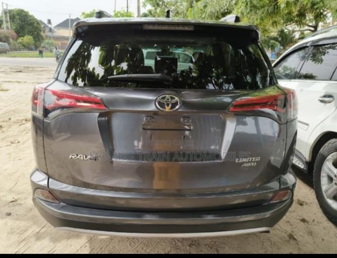 Foreign used Toyota RAV4 XLE 2018