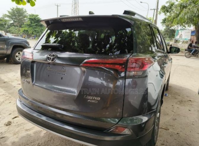 Foreign used Toyota RAV4 XLE 2018