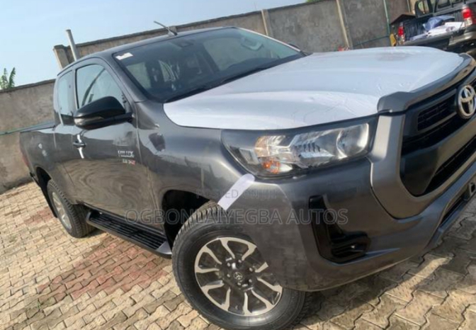 Foreign used 2022 Toyota Hilux