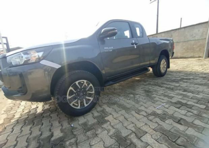 Foreign used 2022 Toyota Hilux