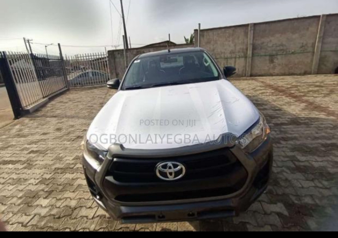 Foreign used 2022 Toyota Hilux