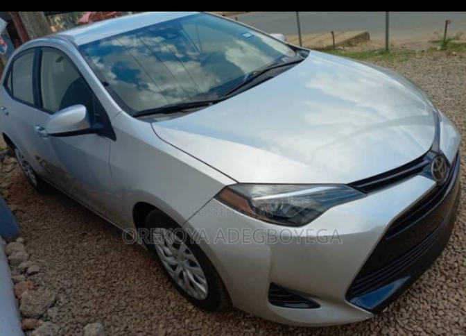 Foreign used 2017 Toyota Corolla , silver