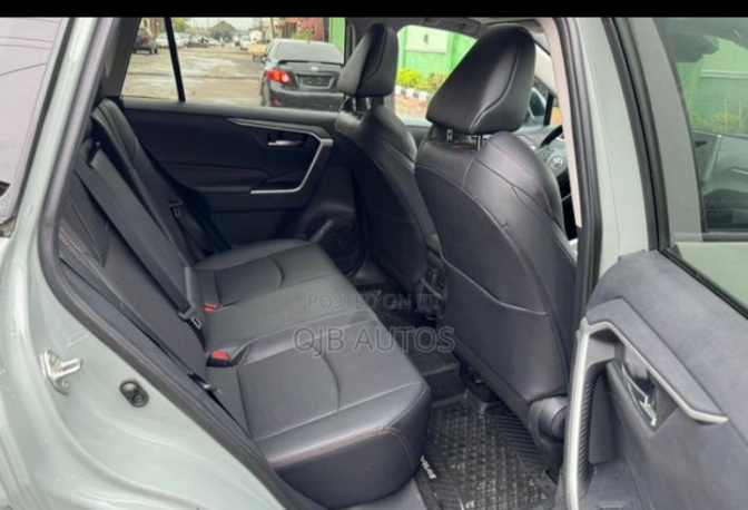 Foreign used 2019 Toyota RAV4 XLE, Gray