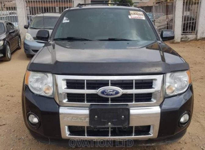 Foreign used 2010 Ford escape, Black