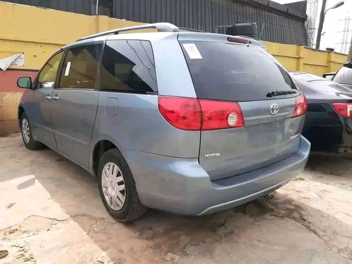 Toyota sienna