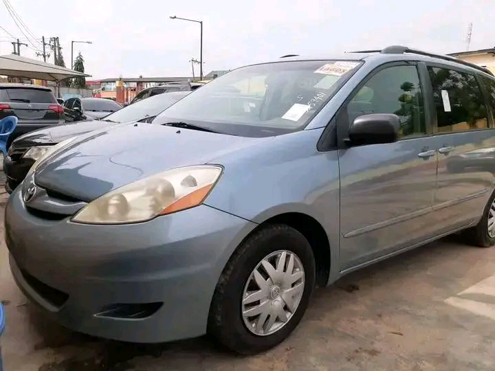 Toyota sienna