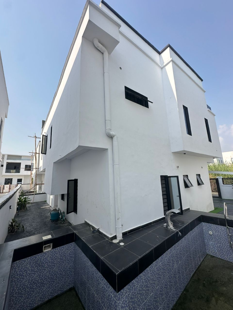 Luxurious 4 Bedroom Fully Detached Duplex for Sale