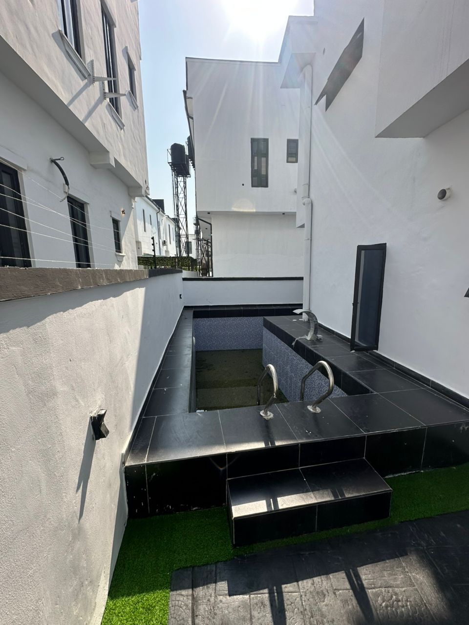 Luxurious 4 Bedroom Fully Detached Duplex for Sale